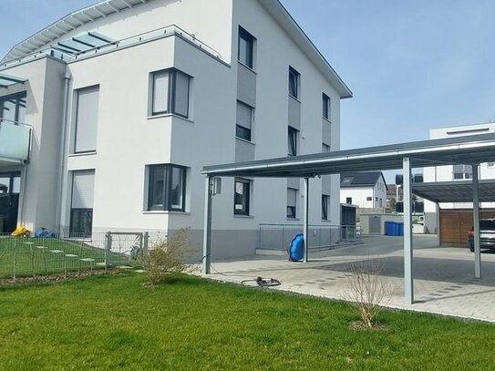 Reserviert* hochwertige 4-Zimmer-Terrassenwohnung mit kleinen Garten