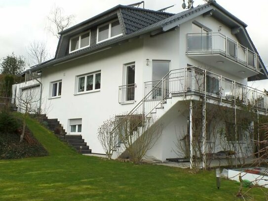 Für den besonderen Anspruch: Villa mit Rheinblick