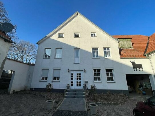 Seltene Gelegenheit! Einfamilienhaus mit Nebengebäuden auf großem Grundstück in Möhnesee-Wippringsen!