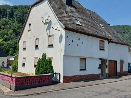 Generationenhaus mit Garten und Scheune