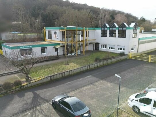 Vielseitige Gewerbeimmobilie: Produktions- und Lagerhallen mit Büroräumen in Bad Kreuznach