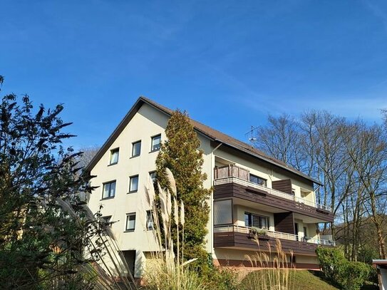 Große, gepflegte 3-Zimmer-Eigentumswohnung in Bad Pyrmont - ruhige Lage mit Fernblick