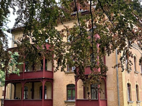 ERSTBEZUG! Traumhafte 2 Raum Wohnung im Dachgeschoss mit Blick ins Grün !