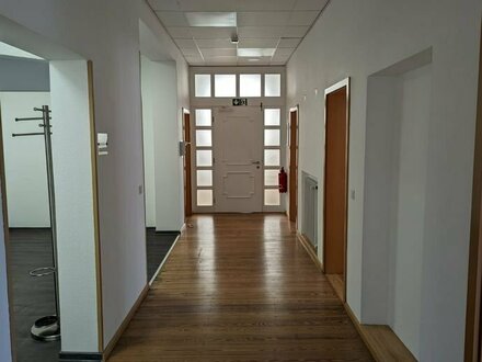 Wannemacher Immobilien **** Schöne Büro oder Praxisfläche in Sankt Wendel mit super Lage mitten im Zentrum ****