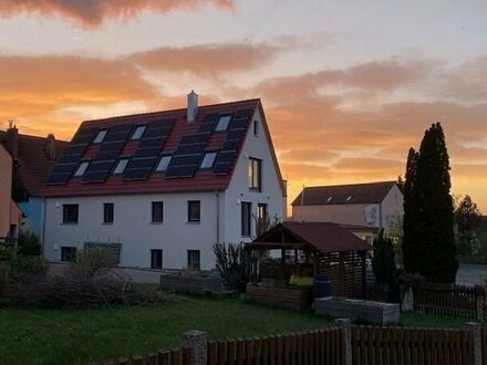 Tolle Erstbezugswohnung (Energieeffizienzhaus 55EE) mit Burgblick, Photovoltaik, Wallboxen und Wärmepumpe zu vermieten