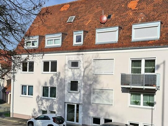 Modernisierte Wohnung mit Terrasse nach Generalsanierung !