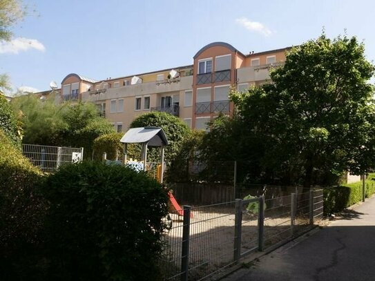 Vermietetes 1-Zimmer-Apartment mit Balkon und TG-Platz in attraktiver Lage von KA-Oberreut