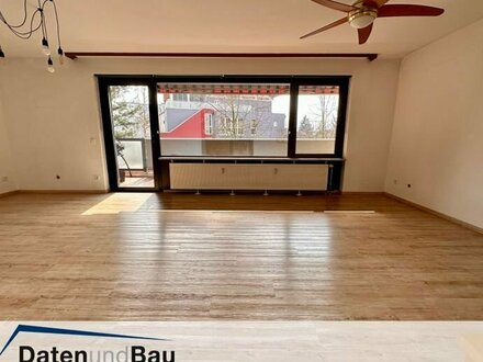 Offen gestaltete 2,5 Zi.-Split-Level-Whg. auf 98m² mit 2 Balkonen, EBK und TG-Stellplatz