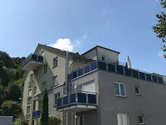 Schöne 2-Zi.-OG-Whg. mit neuer Heizung, EBK + Balkon in Feuerbach