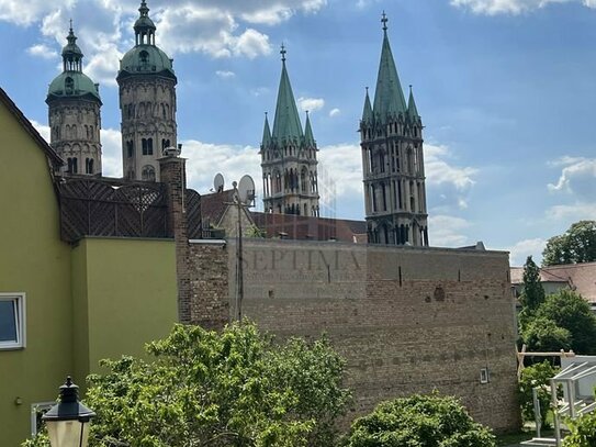 Gemütliches Reihenhaus mit Wintergarten mitten in der Innenstadt von Naumburg mit Blick auf den Dom zu verkaufen