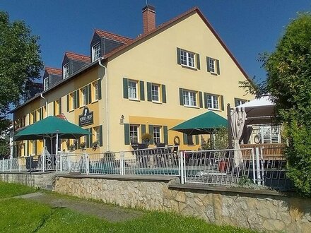 Hotel mit 18 DZ, inkl. Gaststätte und Biergarten in Klettbach