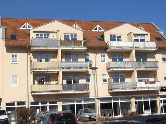 Sehr schöne 3. Zimmerwohnung mit Balkon im 2. Obergeschoss