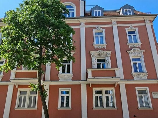 Denkmalschutzimmobilie exklusive 3-Zimmer-Wohnung / Maisonettewohnung mit Dachterrasse und Aufzug Regensburg - östliche…