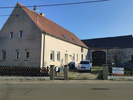 Freistehendes, großzügiges Einfamilienhaus mit Scheune und Garten in Neußen