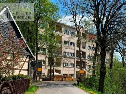 Großzügige 3-R-DG-Wohnung ohne Dachschrägen, mit Aufzug - Barrierefrei, Balkon, PKW-Stellplätze im Hof