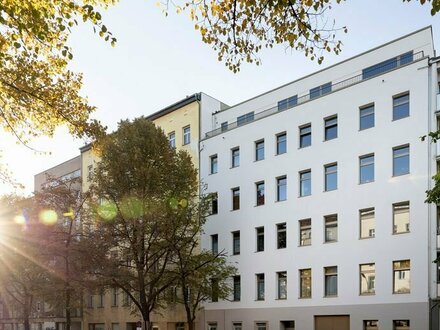 Bezugsfreies Eigenheim in Kreuzberg: 3 Zimmer Altbau mit Balkon