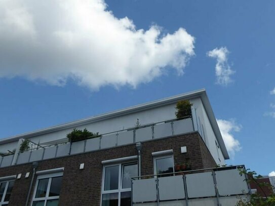 Schöner Wohnen !! Exklusive 2 Zi.Penthouse Wohnung mit riesiger Sonnenterrasse in Norderstedt - Harksheide zu vermieten…