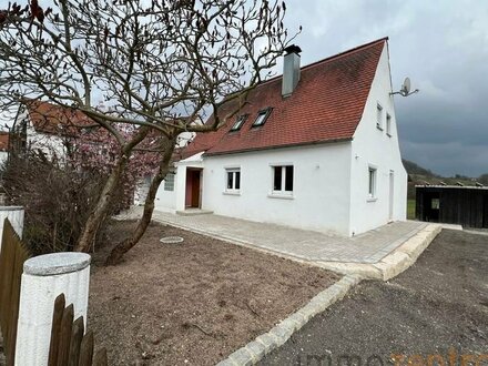 Teilsaniertes EFH in Treuchtlingen mit idyllischen Ausblick ins Grüne