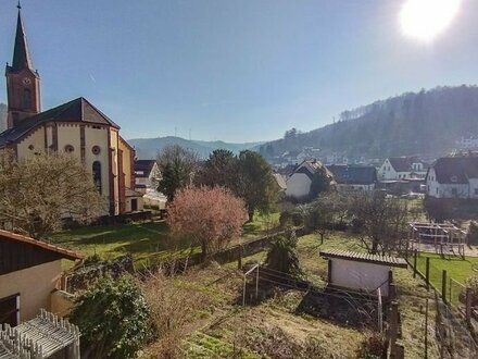 Bestandsgebäude mit Baugenehmigung zum Umbau in ein 4-Familien-Haus