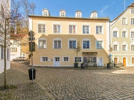 Historischer Wohntraum: 3-Zimmer-Wohnung - repräsentativ und flexibel nutzbar in Passau (Hals)