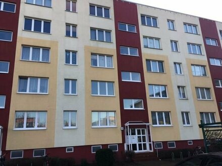 Güstrow - schöne 3-Zimmerwohnung mit Balkon und Einbauküche zu vermieten