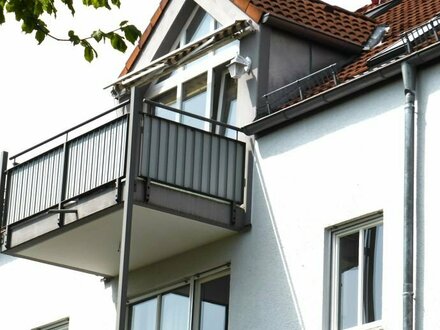 Renovierte Dachgeschosswohnung in ruhiger Lage von Königsbrunn zu verkaufen