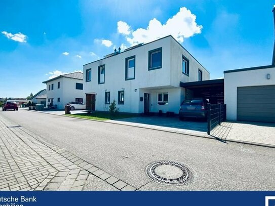 Modernes Wohnen in idyllischer Lage: Doppelhaushälfte mit Fußbodenheizung, Solaranlage und Carport!!