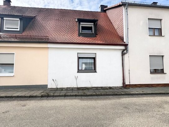 Bezugsfrei ! Gepflegtes Reihenmittelhaus in zentraler Lage von Neumarkt