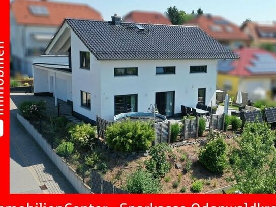 Modernes Einfamilienhaus mit extra großer Terrasse und großem Garten - Ideal für Familien