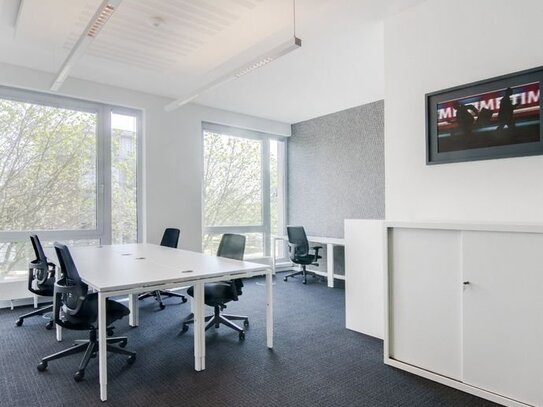 All-inclusive-Zugang zu professionellen Büroräumen für 5 Personen 30 sqm in Regus Centro