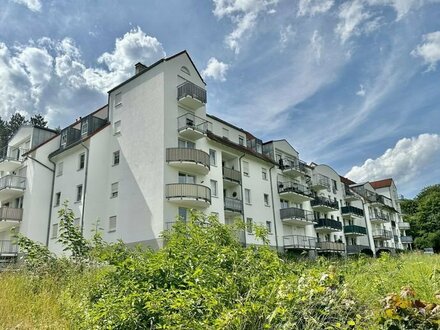 Vermietete 2 Zi. Wohnung, Balkon, ca. 60 m², TG-Stellplatz, idyllische Lage im Grünen