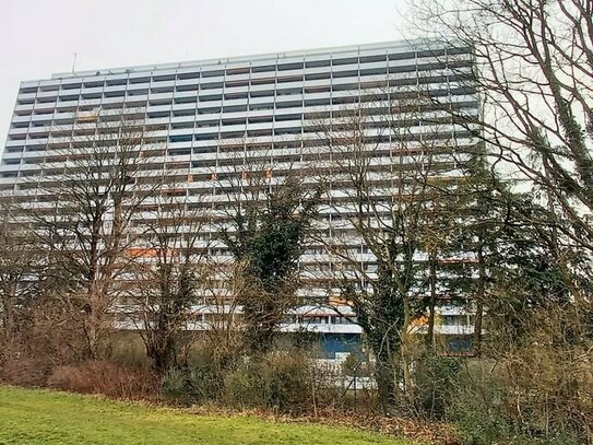 Renovierte 3 Zimmer Wohnung mit traumhaften Ausblick und Schwimmbad