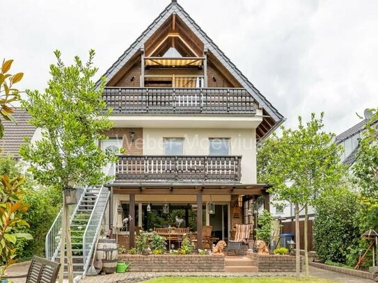 **EIN HAUS MIT CHARME** und mit wunderschönem Garten in attraktiver Lage von Bergisch Gladbach