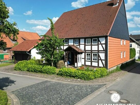 Ökologisch saniertes Fachwerkhaus mit Einliegerwohnung und großem Grundstück in Ottenstein