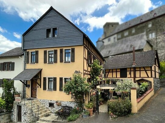 Historisches Anwesen mit Pension und Vinothek