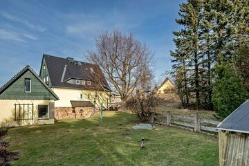 Sonniges Einfamilienhaus + Einliegerwohnung + Fernblick + idyllische Lage + Garage + Carport + Garten im Wander- u. Wintersportgebiet Altenberg