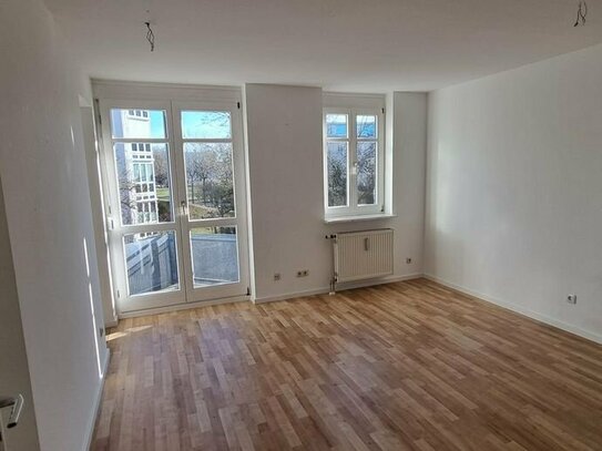 *102*Eigentumswohnung*sofort bezugsbereit*renoviert*EBK*38m² Wfl * Balkon * München - Haar