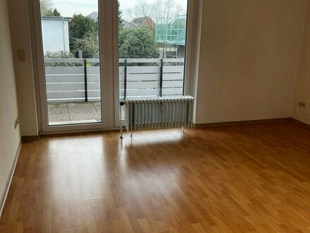 Gemütliche Zwei-Zimmer-Wohnung mit großen Balkon