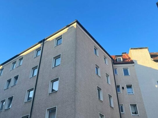 Helle teilmöblierte 2-Zimmer Wohnung zentral gelegen in Nürnberg