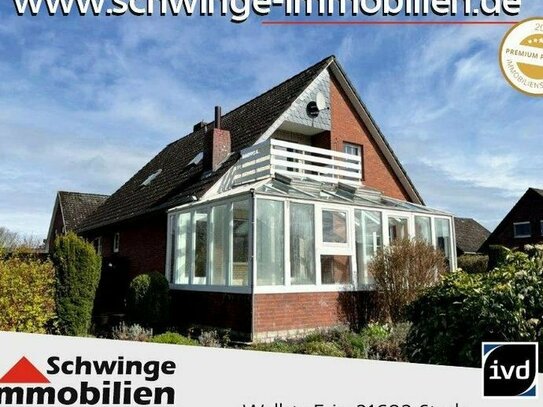 SCHWINGE IMMOBILIEN Stade: Großzügiges 160 m² Einfamilienhaus mit über 1.300 m² Eckgrundstück.