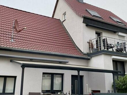 Modernes Einfamilienhaus komplett saniert mit tollem Loungebereich