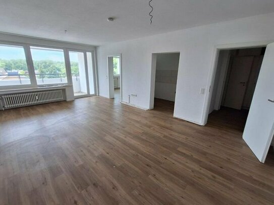 2 Raum Wohnung mit großem Balkon in ruhiger Lage, frisch renoviert