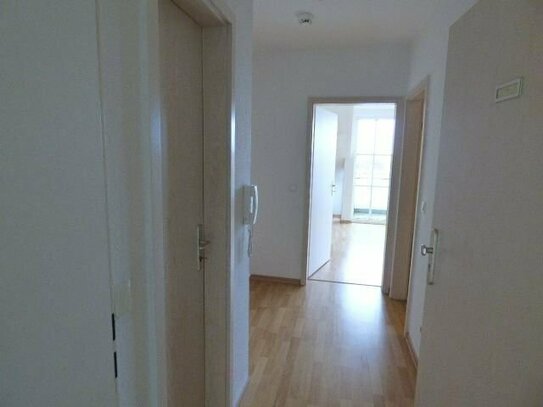 Bezugsfreie 1-Zimmer-Wohnung mit Dusche, Einbauküche, kl. Balkon in Gerwisch (Dbl. 18-9)