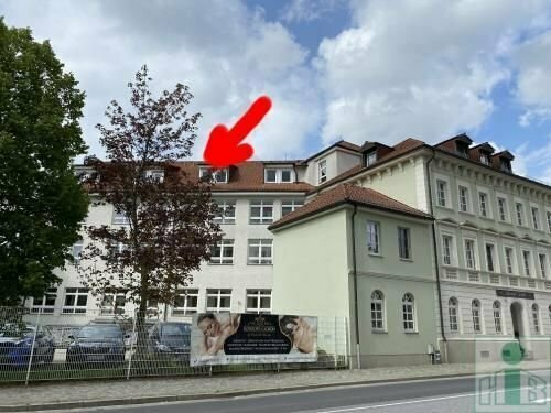 Schöne helle 2-Raum-Wohnung im DG mit Fahrstuhl und PKW-Stellplatz in Bischofswerda zu vermieten!