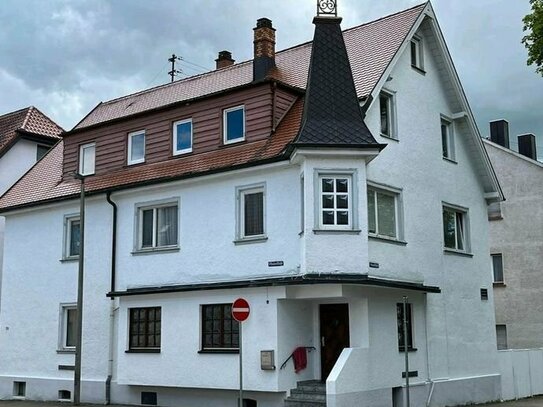 Alleinstehendes Dreifamilienhaus, mit sehr hohe Renditein, top Lage,provisionsfrei