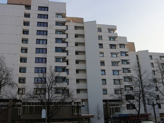 Helle Galeriewohnung mit großer Terrasse gegenüber der Deutschen Oper