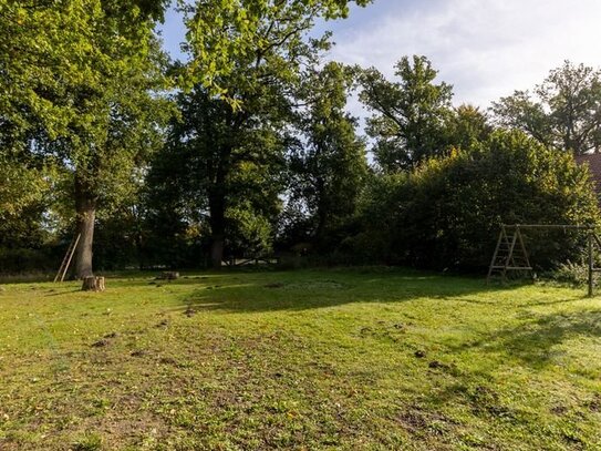 Idyllisches, großes Grundstück im alten Kern von Vögelsen