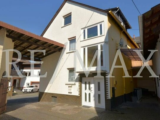 Charmantes Einfamilienhaus mit Nebengebäuden in Hohenstein