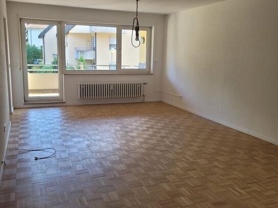 NEU renovierte 3,5 Zi.-Wohnung