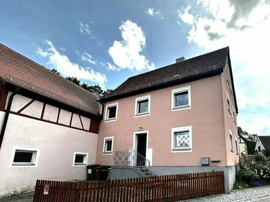 Charmantes Einfamilienhaus mit Scheune auf dem Land